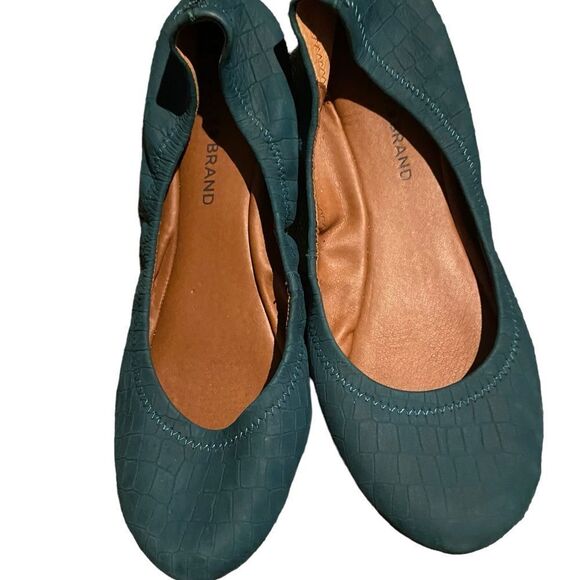 Lucky Brand size 9M slide ons excellent see pics - Picture 1 of 2